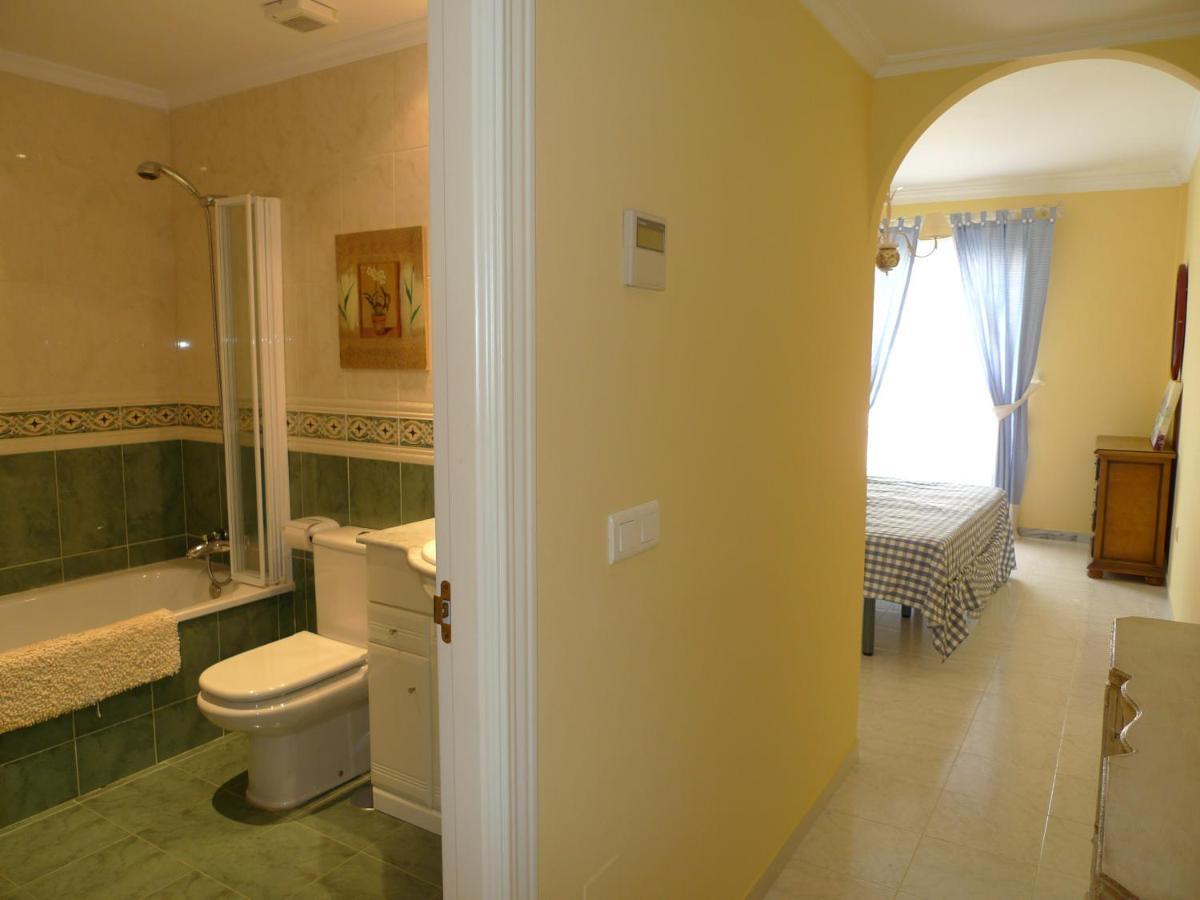 Torrox Costa Beachfront Apartment Ngoại thất bức ảnh